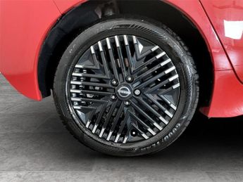 NISSAN LEAF 39kWh Tekna Hatchback 5dr Electric Auto (150 ps)