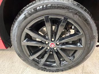 JAGUAR F-PACE 2.0 P300 R-Sport SUV 5dr Petrol Auto AWD Euro 6 (s/s) (300 ps)