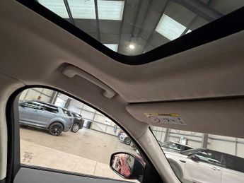 JAGUAR F-PACE 2.0 P300 R-Sport SUV 5dr Petrol Auto AWD Euro 6 (s/s) (300 ps)