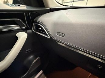 JAGUAR F-PACE 2.0 P300 R-Sport SUV 5dr Petrol Auto AWD Euro 6 (s/s) (300 ps)