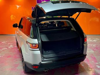 LAND ROVER RANGE ROVER SPORT 3.0 SD V6 HSE Dynamic SUV 5dr Diesel Auto 4WD Euro 6 (s/s) (306 