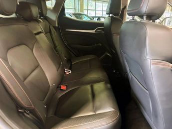 MG MG ZS 51.1kWh Trophy Connect SUV 5dr Electric Auto (176 ps)
