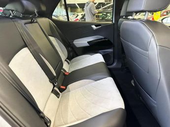 VOLKSWAGEN ID.3 Pro Performance 58kWh Family Hatchback 5dr Electric Auto (204 ps
