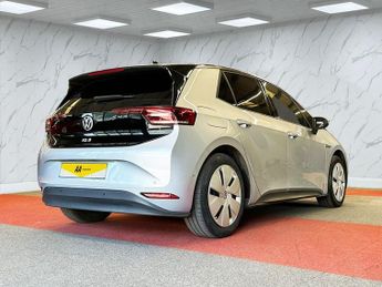 VOLKSWAGEN ID.3 Pro Performance 58kWh Family Hatchback 5dr Electric Auto (204 ps