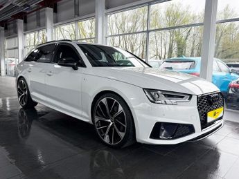 AUDI A4 AVANT 2.0 TDI 35 S line Estate 5dr Diesel S Tronic Euro 6 (s/s) (150 p