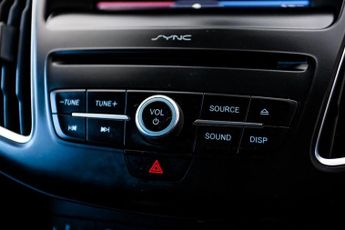 FORD FOCUS 1.5 TDCi Zetec Estate 5dr Diesel Powershift Euro 6 (s/s) (120 ps