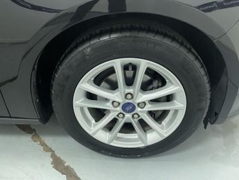FORD FOCUS 1.6 Zetec Estate 5dr Petrol Powershift Euro 6 (125 ps) - AA INSP