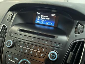 FORD FOCUS 1.6 Zetec Estate 5dr Petrol Powershift Euro 6 (125 ps) - AA INSP