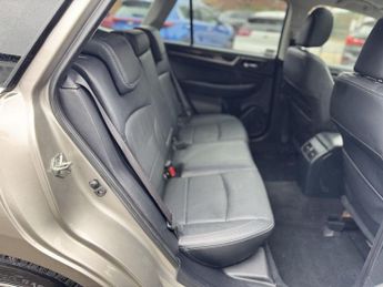 SUBARU OUTBACK 2.5i SE Premium Estate 5dr Petrol Lineartronic 4WD Euro 6 (s/s) 