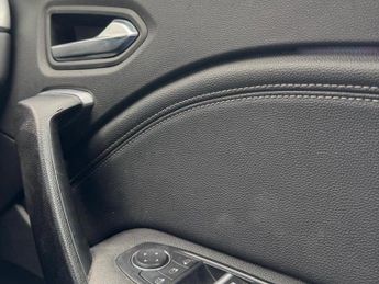 RENAULT CAPTUR 1.6 E-TECH techno SUV 5dr Petrol Hybrid Auto Euro 6 (s/s) (145 p