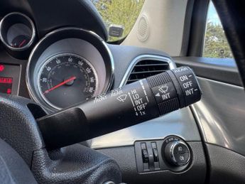 VAUXHALL MOKKA 1.4i Turbo SE SUV 5dr Petrol Auto 2WD Euro 6 (140 ps)