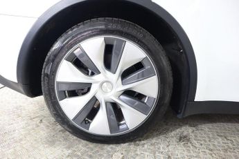 TESLA MODEL Y Auto RWD 5dr