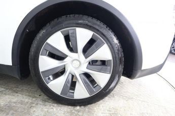 TESLA MODEL Y Auto RWD 5dr