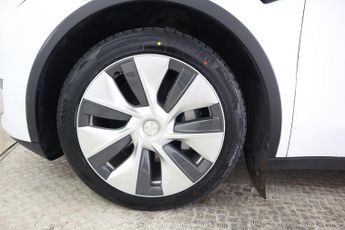 TESLA MODEL Y Auto RWD 5dr