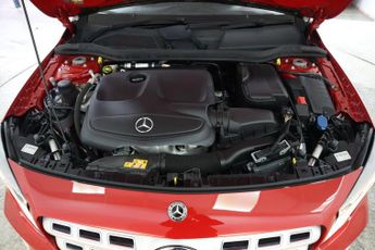 MERCEDES-BENZ GLA 1.6 GLA200 SE (Executive) 7G-DCT Euro 6 (s/s) 5dr