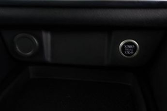 NISSAN QASHQAI 1.3 DIG-T MHEV N-Connecta XTRON Euro 6 (s/s) 5dr