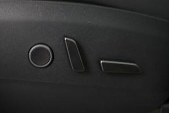 TESLA MODEL Y (Dual Motor) Long Range Auto 4WDE 5dr