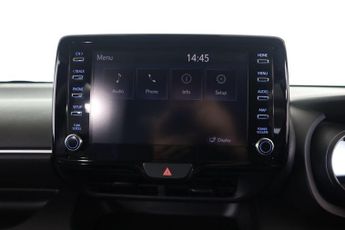 TOYOTA YARIS 1.5 VVT-h Design E-CVT Euro 6 (s/s) 5dr