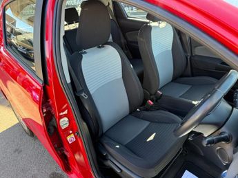 TOYOTA YARIS 1.5 VVT-h Icon Hatchback 5dr Petrol Hybrid E-CVT Euro 6 (s/s) (1