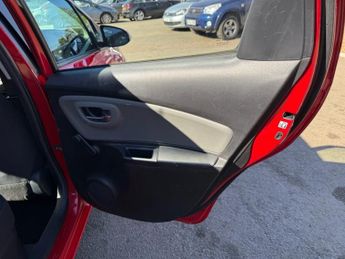 TOYOTA YARIS 1.5 VVT-h Icon Hatchback 5dr Petrol Hybrid E-CVT Euro 6 (s/s) (1