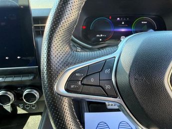 RENAULT CLIO 1.6 E-TECH E-Tech engineered Hatchback 5dr Petrol Hybrid Auto Eu