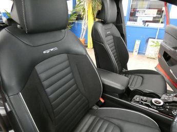 KIA SPORTAGE 1.6 T-GDi 13.8kWh GT-Line S SUV 5dr Petrol Plug-in Hybrid Auto A
