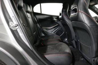 MERCEDES-BENZ 180 2.1 GLA220 CDI AMG Line SUV 5dr Diesel 7G-DCT 4MATIC Euro 6 (s/s