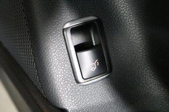 MERCEDES-BENZ 180 2.1 GLA220 CDI AMG Line SUV 5dr Diesel 7G-DCT 4MATIC Euro 6 (s/s