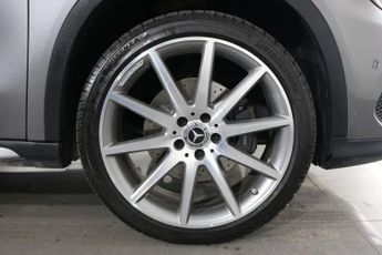 MERCEDES-BENZ 180 2.1 GLA220 CDI AMG Line SUV 5dr Diesel 7G-DCT 4MATIC Euro 6 (s/s