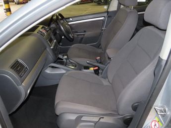 VOLKSWAGEN GOLF 1.9 TDI Match Hatchback 5dr Diesel DSG (153 g/km, 103 bhp)