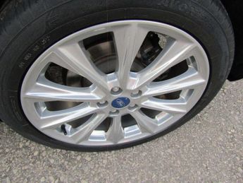 FORD KUGA 2.0 TDCi Vignale SUV 5dr Diesel Powershift AWD Euro 6 (s/s) (180