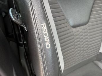 FORD FOCUS 2.0 TDCi ST-2 Hatchback 5dr Diesel Powershift Euro 6 (s/s) (185 