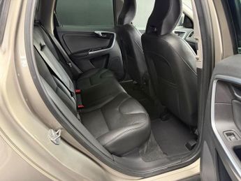 VOLVO XC60 2.4 D5 SE Lux Nav SUV 5dr Diesel Auto AWD Euro 6 (s/s) (220 ps)