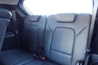 HYUNDAI SANTA FE 2.2 CRDi Blue Drive Premium SE SUV 5dr Diesel Auto 4WD Euro 6 (s