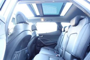 HYUNDAI SANTA FE 2.2 CRDi Blue Drive Premium SE SUV 5dr Diesel Auto 4WD Euro 6 (s