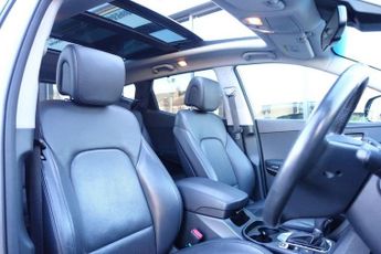 HYUNDAI SANTA FE 2.2 CRDi Blue Drive Premium SE SUV 5dr Diesel Auto 4WD Euro 6 (s