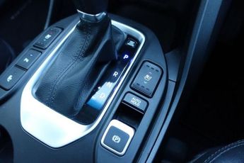 HYUNDAI SANTA FE 2.2 CRDi Blue Drive Premium SE SUV 5dr Diesel Auto 4WD Euro 6 (s