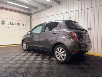 TOYOTA YARIS 1.5 VVT-h Icon Plus Hatchback 5dr Petrol Hybrid CVT Euro 5 (101 