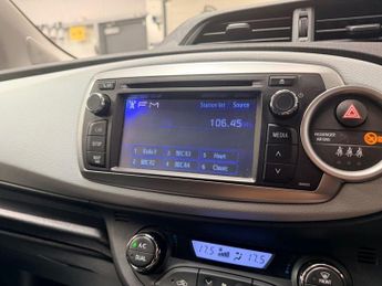 TOYOTA YARIS 1.5 VVT-h Icon Plus Hatchback 5dr Petrol Hybrid CVT Euro 5 (101 