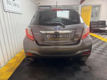 TOYOTA YARIS 1.5 VVT-h Icon Plus Hatchback 5dr Petrol Hybrid CVT Euro 5 (101 