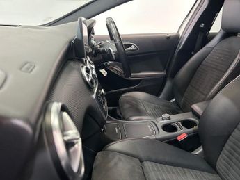 MERCEDES-BENZ A-CLASS 1.6 A180 AMG Line Hatchback 5dr Petrol 7G-DCT Euro 6 (s/s) (122 