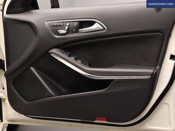 MERCEDES-BENZ A-CLASS 2.1 A200d AMG Line (Premium Plus) Hatchback 5dr Diesel 7G-DCT Eu