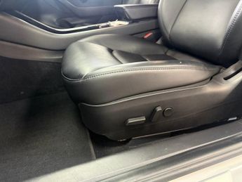 TESLA Model 3 Standard Range Plus Saloon 4dr Electric Auto RWD (241 bhp)