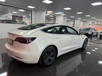 TESLA Model 3 Standard Range Plus Saloon 4dr Electric Auto RWD (241 bhp)