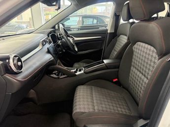 MG MG ZS 72.6kWh SE Long Range SUV 5dr Electric Auto (156 ps)