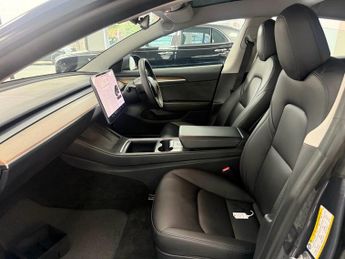 TESLA Model 3 Standard Range Plus Saloon 4dr Electric Auto RWD (241 bhp)