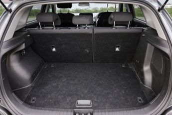 HYUNDAI KONA 64kWh Premium SUV 5dr Electric Auto (7kW Charger) (204 ps)