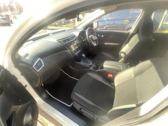 NISSAN QASHQAI 1.3 DIG-T Acenta Premium SUV 5dr Petrol DCT Auto Euro 6 (s/s) (1