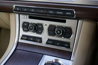 JAGUAR XF 2.2d Luxury Saloon 4dr Diesel Auto Euro 5 (s/s) (200 ps)