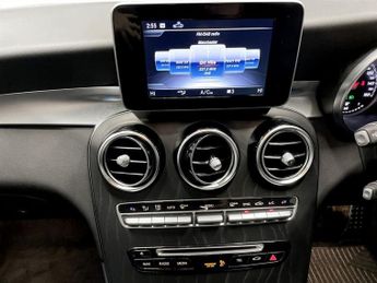 MERCEDES-BENZ GLC 2.1 GLC220d AMG Night Edition SUV 5dr Diesel G-Tronic+ 4MATIC Eu